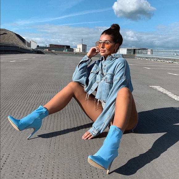 Zara Cropped Denim Jacket - Picture 1 of 15